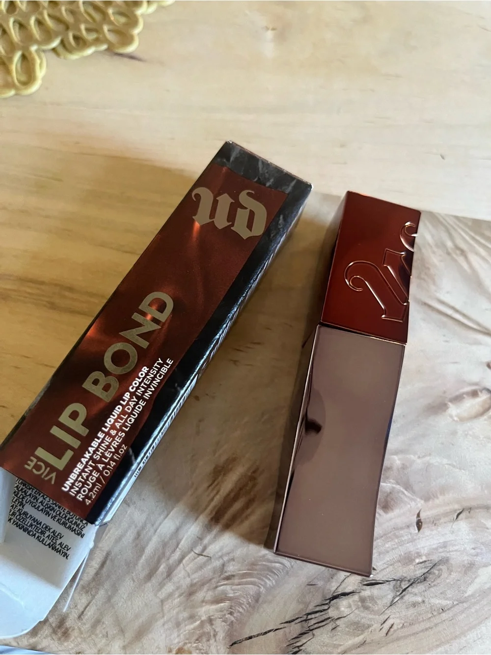 NIB Urban decay Once Strangers long wear liquid lip color